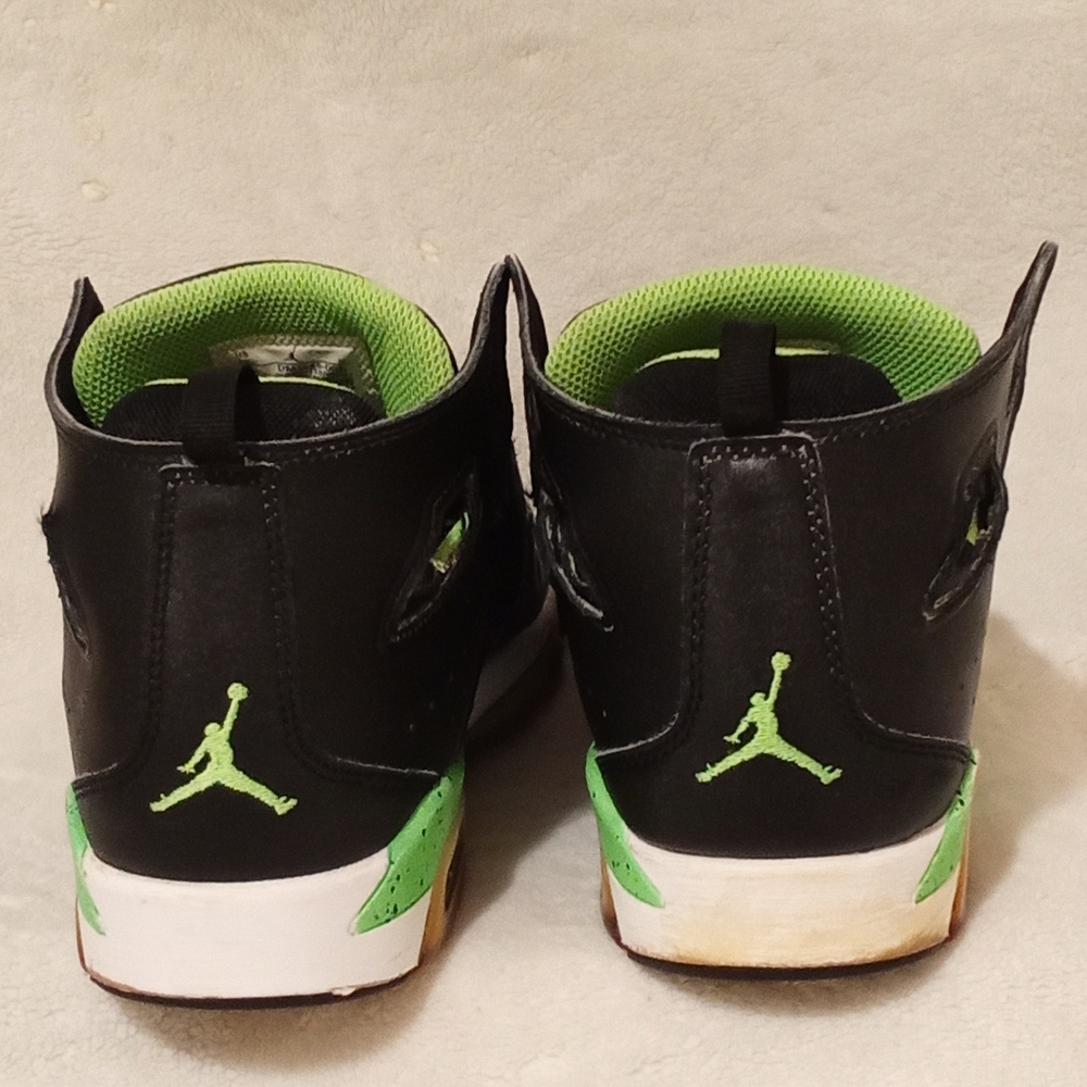 Jordan Kids Black and Neon Green Sneakers - Picture 4 of 9
